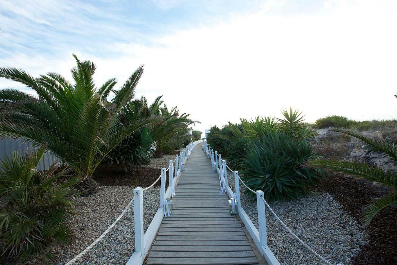 Villa near Beach & Lisbon Corroios Exteriör bild